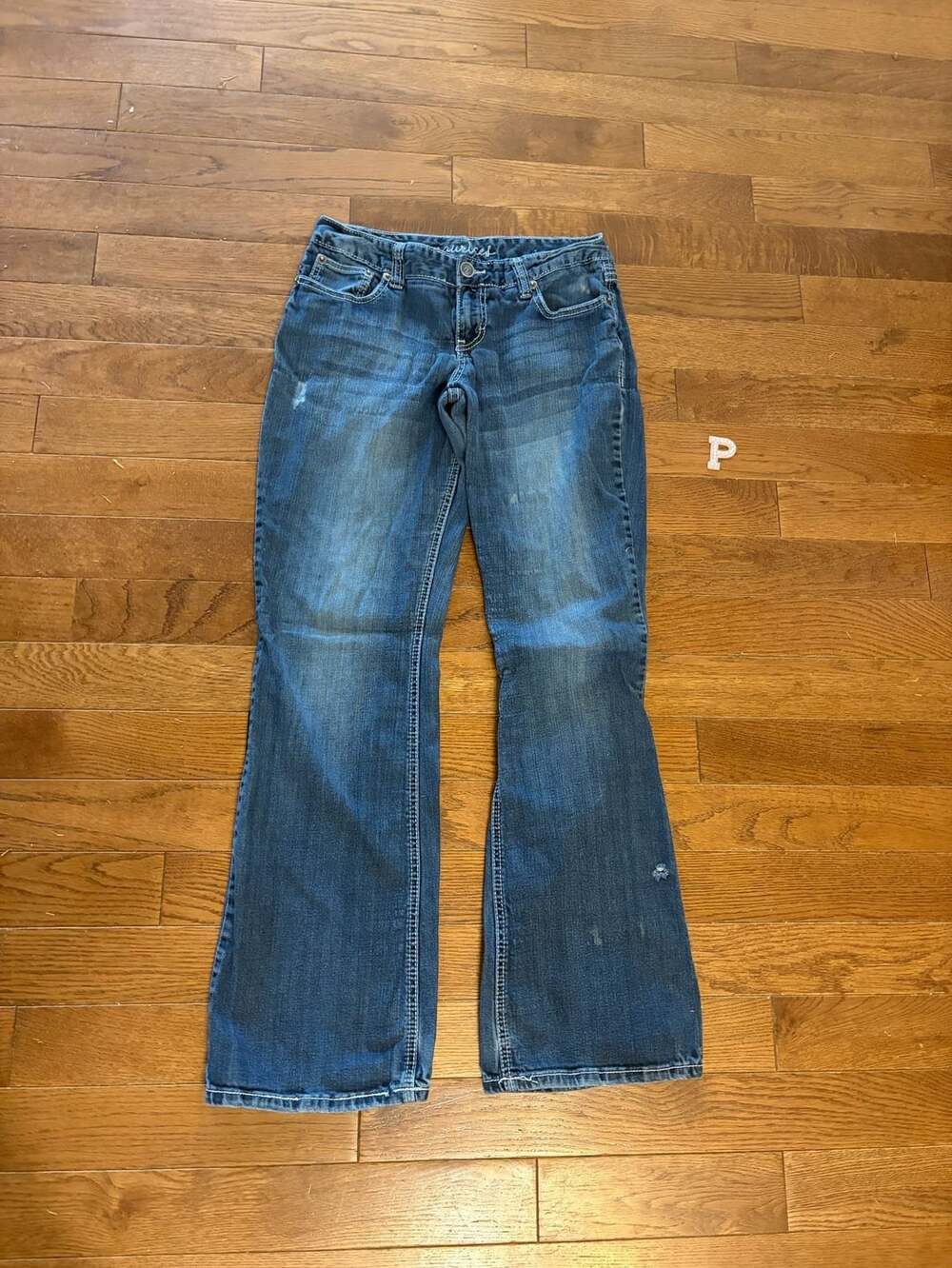 Maurices Flare Jeans Size 5/6 Long Blue Denim Embroidered Pockets